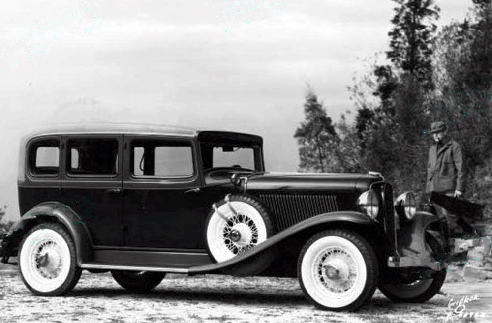 1933 Auburn 5-Passenger Custom Sedan